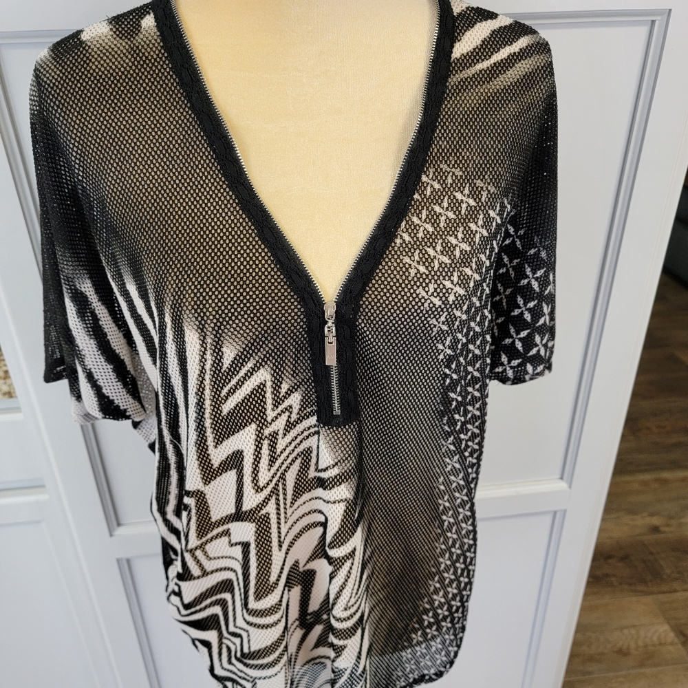 Alberto Makali New York Mesh Abstract Art to Wear Short Sleeve Top Size Medium